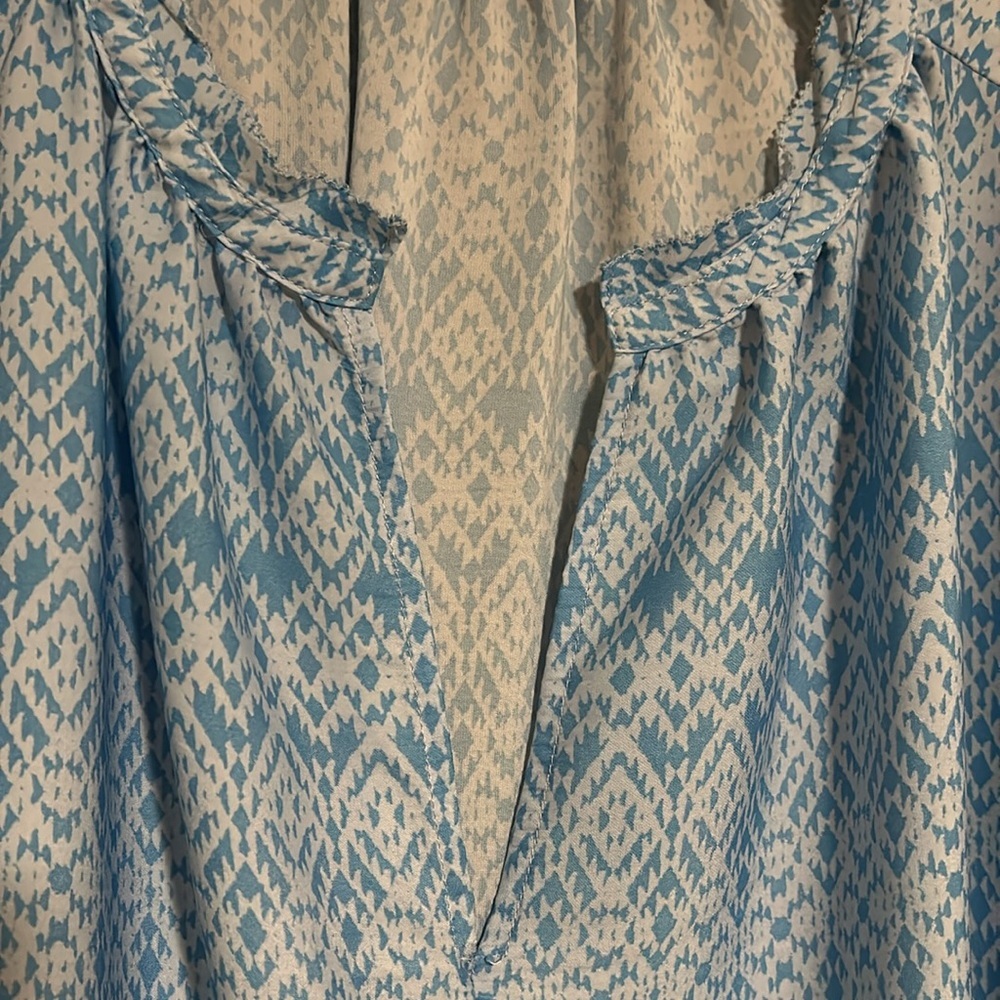 Gap Women’s Blue/White Ombre Print Ling Sleeved Top.  large - Picture 2 of 6